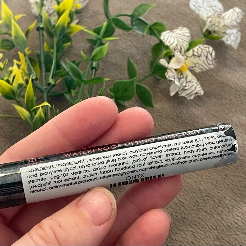 *NWT* 4 for 16$ Saraphine Botanicals Big Flutter Waterproof Mascara Black